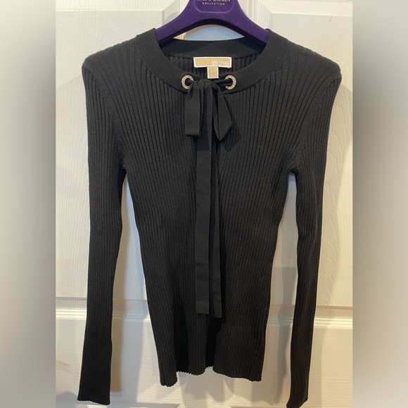 NEW💎Michael Kors Black Ribbed Crewneck Sweater ribbon bow Gold Logo Plaque smal - Picture 2 of 9